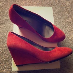 Bandolino Burnt Orange Suede Wedges